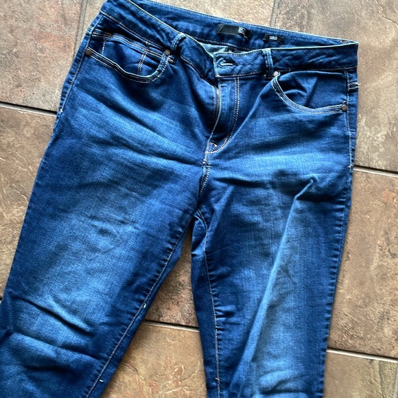 1822 Cropped Jeans - Picture 2 of 5